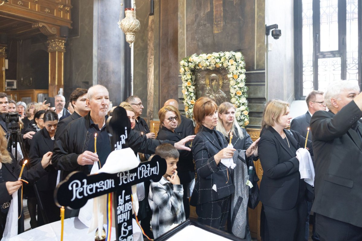 Înmormântarea unui colecționar iubitor de artă bisericească 362142