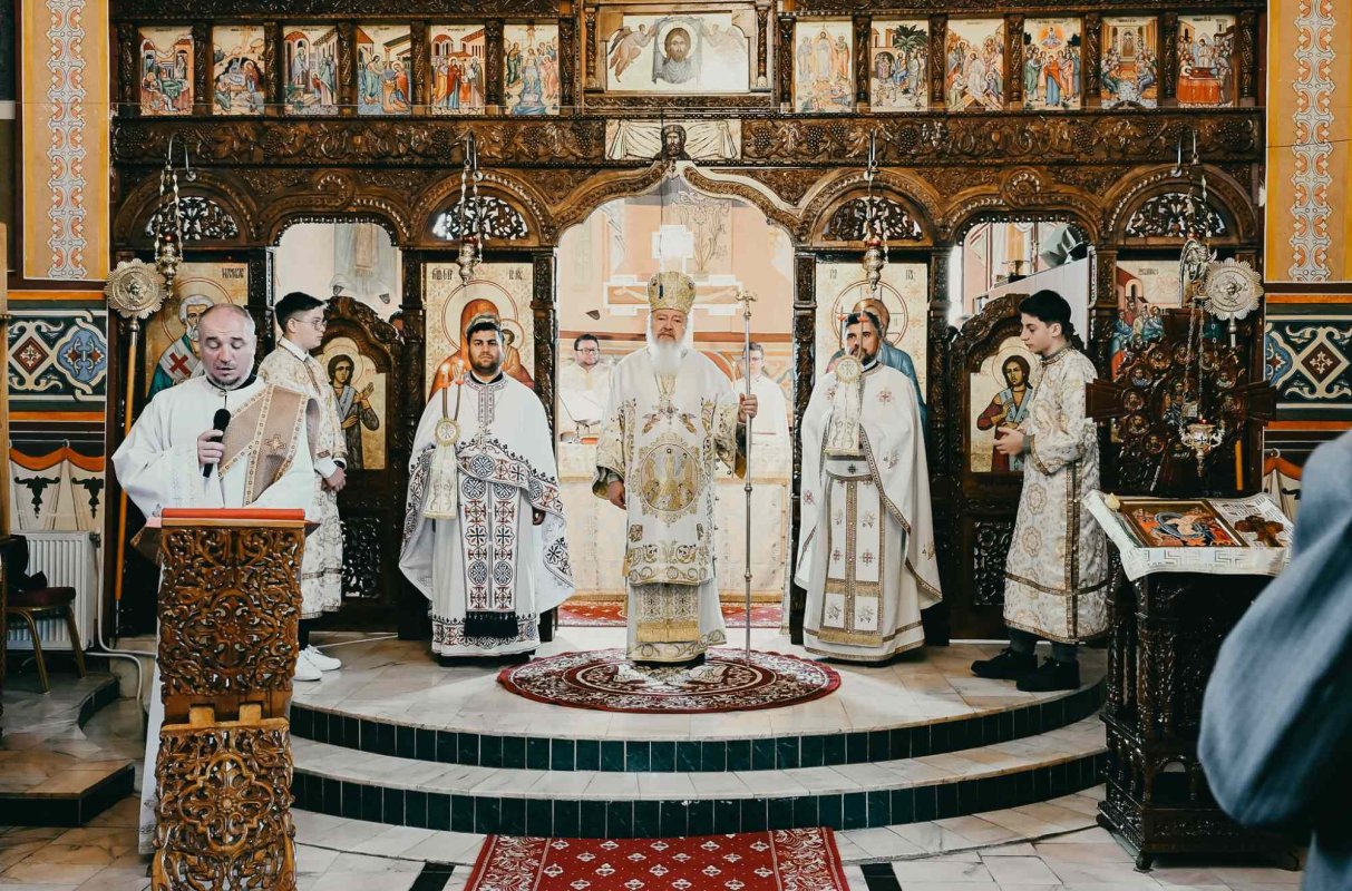 Binecuvântare arhierească în Parohia Turda‑Băi 362337