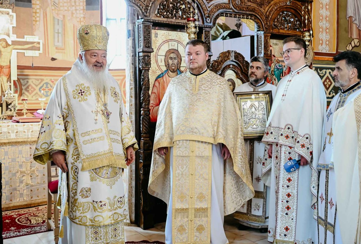 Binecuvântare arhierească în Parohia Turda‑Băi 362340