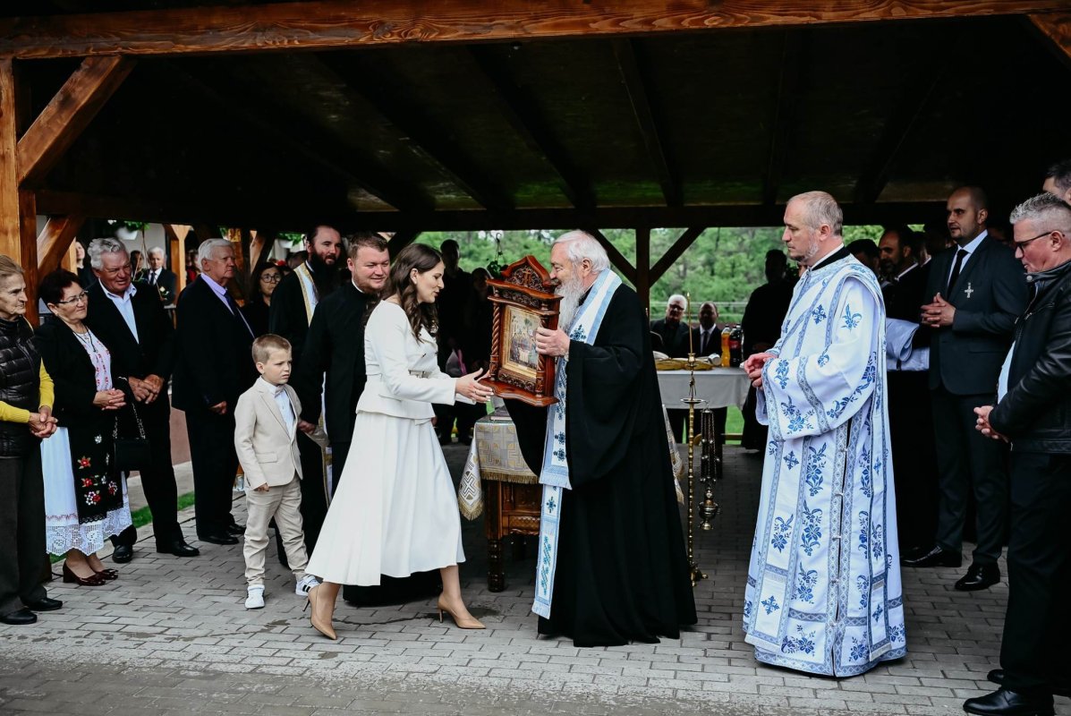 Binecuvântare arhierească în Parohia Turda‑Băi 362341
