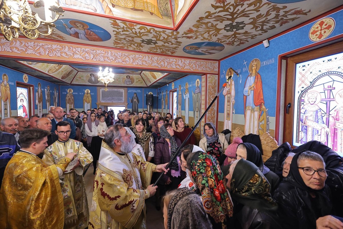 Momente de rugăciune și binecuvântare în parohii vrâncene 362357