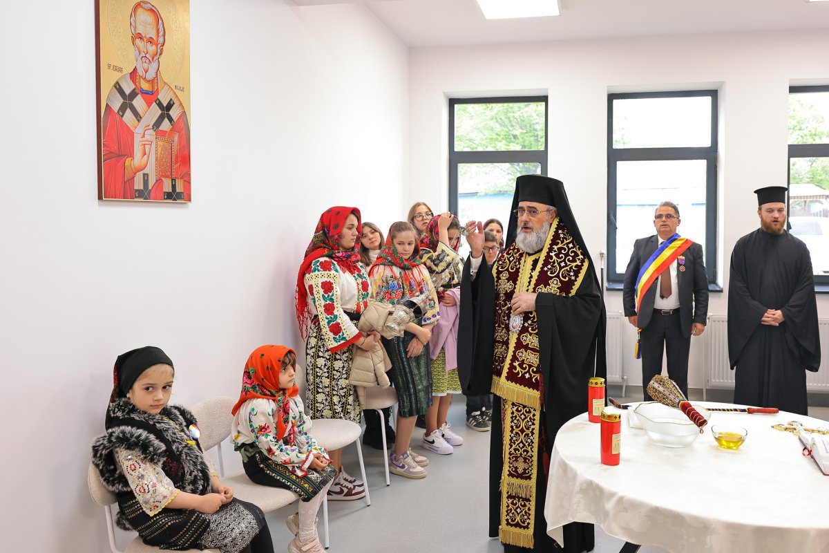 Momente de rugăciune și binecuvântare în parohii vrâncene 362359