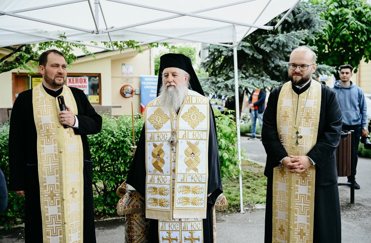 Defibrilator extern automat, achiziționat cu sprijinul Asociației „Filantropia Ortodoxă”-Filiala Gherla 362577