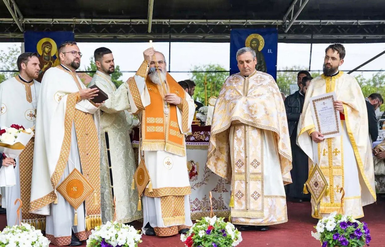 Sfințirea bisericii din Parohia Novaci, Vaslui 362589