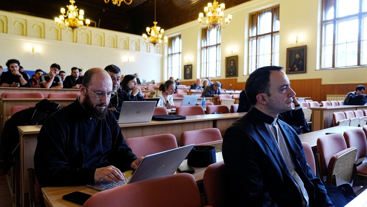 Simpozion internaţional la Facultatea de Teologie Ortodoxă din Sibiu 362682