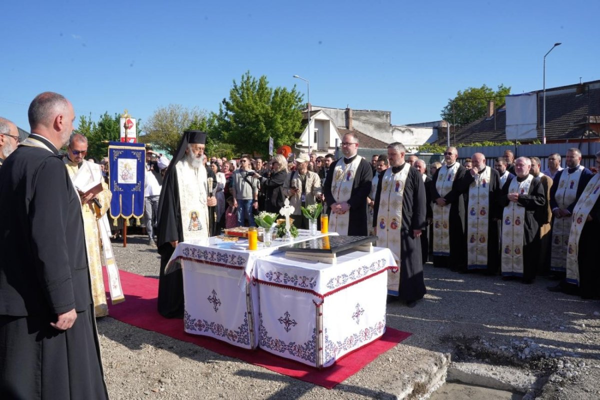 Slujba punerii pietrei de temelie a noii biserici din Parohia Târgu Mureș IX 362868