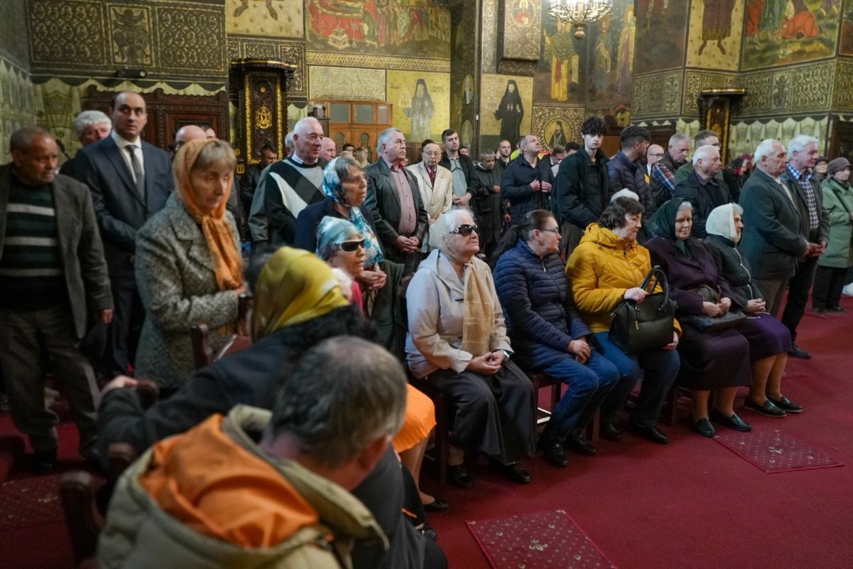 Un nevăzător în slujba altor nevăzători 362706