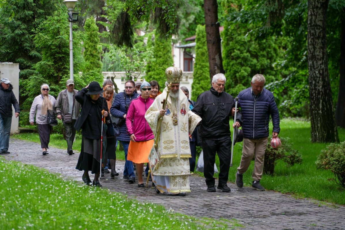 Un nevăzător în slujba altor nevăzători 362707