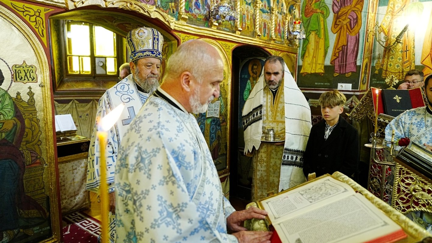 Liturghie arhierească în biserica veche din cartierul sibian Turnişor 362983