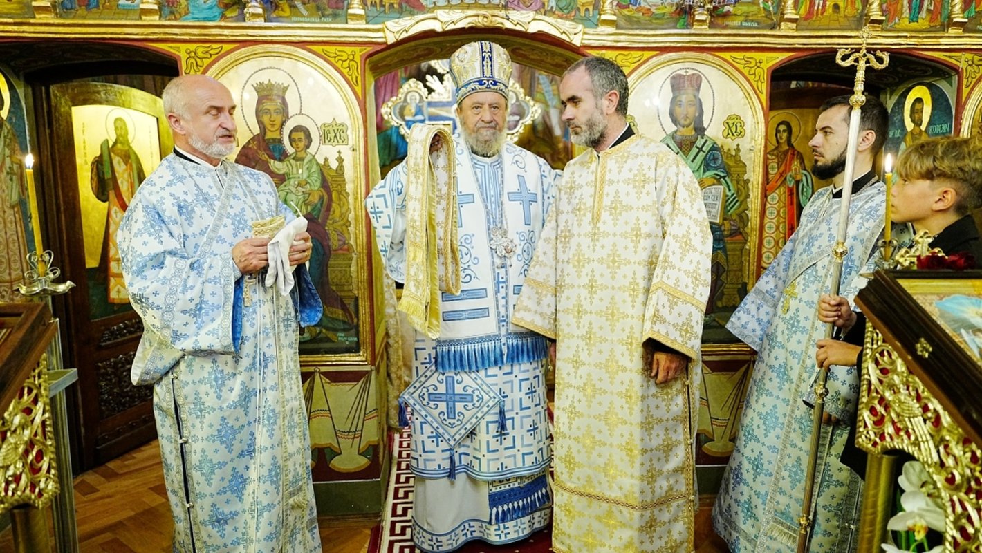 Liturghie arhierească în biserica veche din cartierul sibian Turnişor 362985