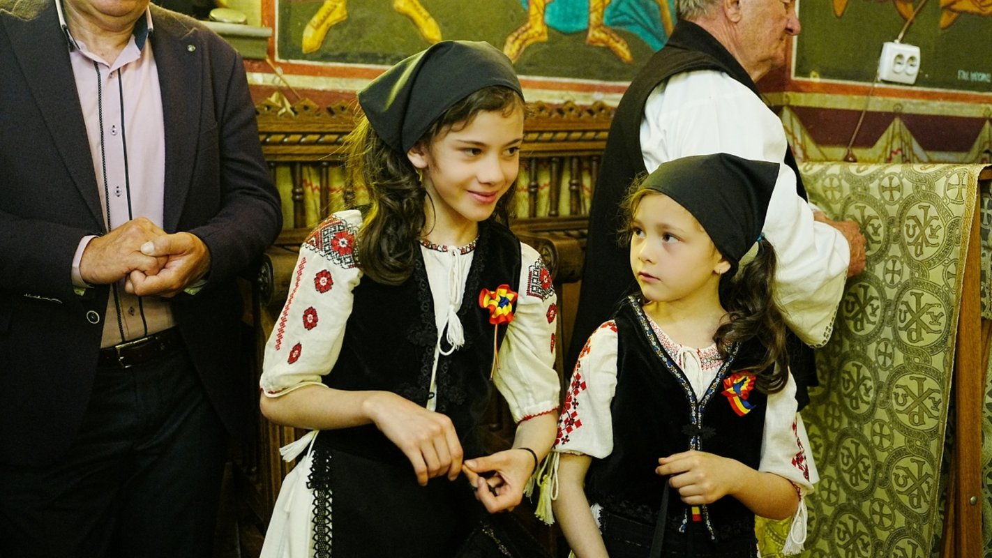 Liturghie arhierească în biserica veche din cartierul sibian Turnişor 362986