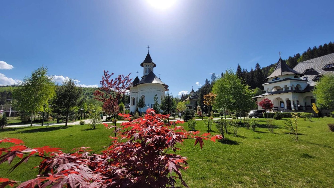 „Luceferi ai Zilei celei neînserate și stele ale Soarelui Celui mare” 362098