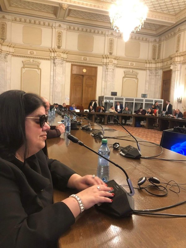 Viaţa este o oglindă: zâmbeşte-i, dacă vrei să-ţi ofere lumină 362085