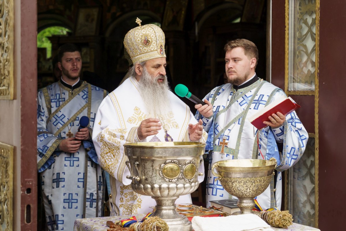 Hramul istoric al Mănăstirii Neamț, sărbătorit de praznicul Înălțării Domnului 363419