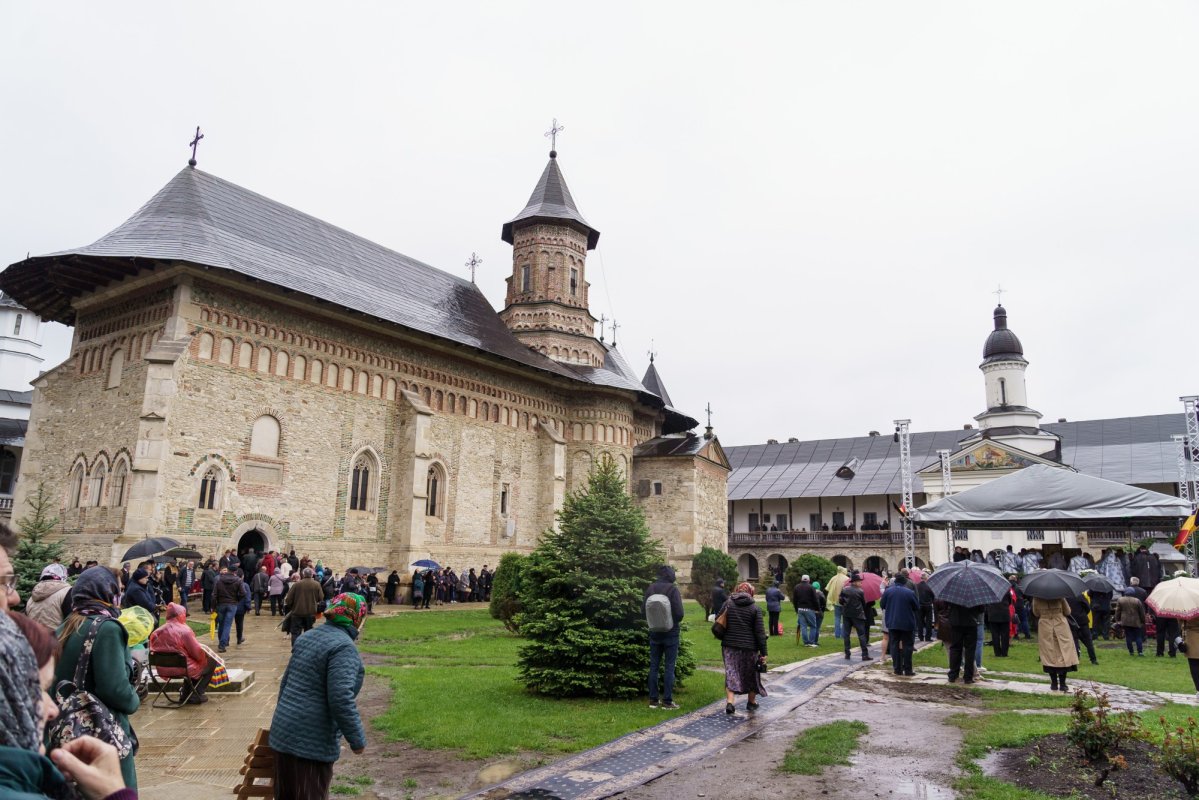Hramul istoric al Mănăstirii Neamț, sărbătorit de praznicul Înălțării Domnului 363432