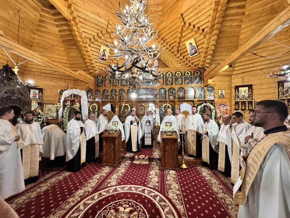 Întreită sărbătoare la Parohia „Sfinții Împărați Constantin și Elena” - Straja II 363564