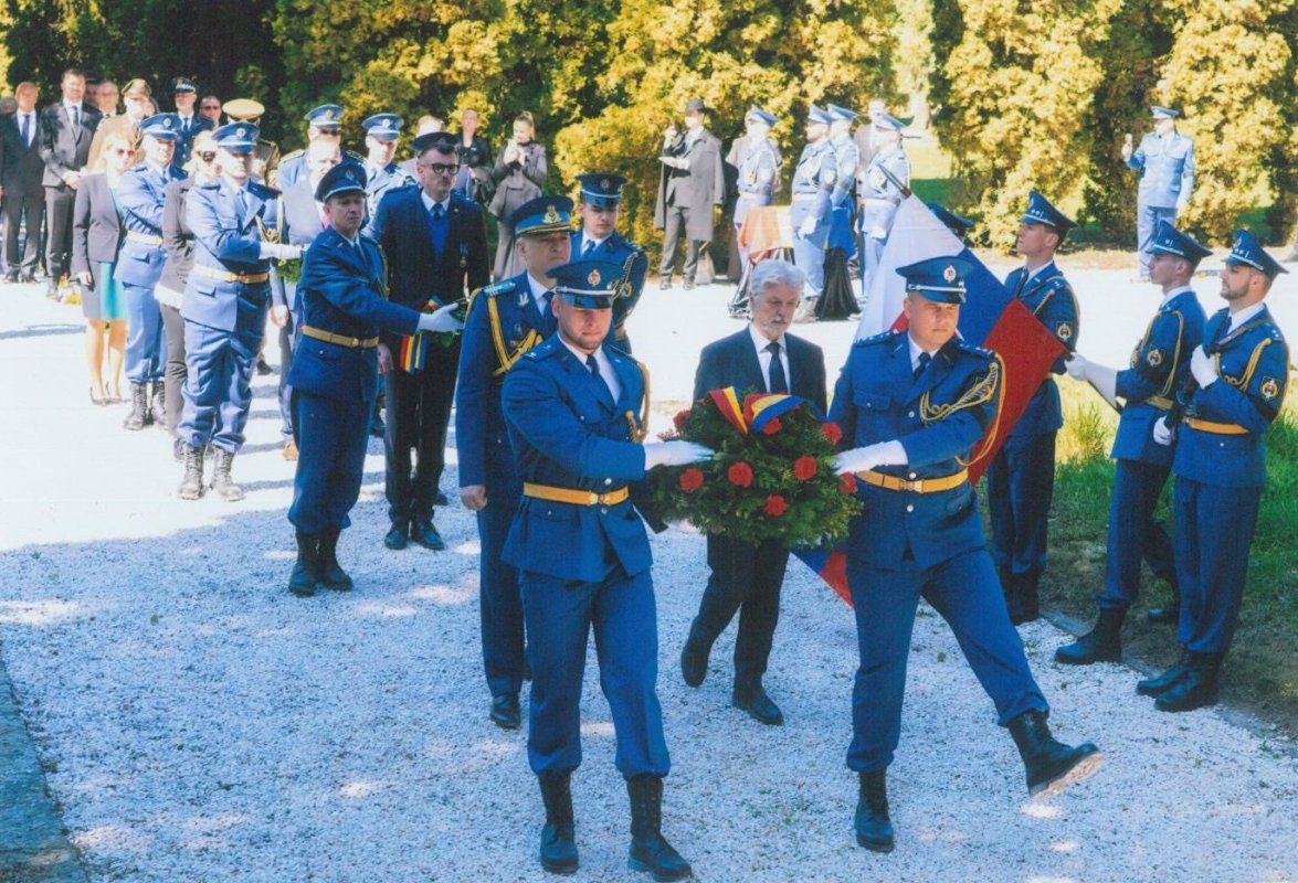 Reînhumarea osemintelor unui soldat român necunoscut în Cimitirul din Zvolen 363570