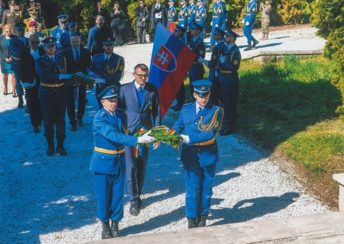Reînhumarea osemintelor unui soldat român necunoscut în Cimitirul din Zvolen 363571
