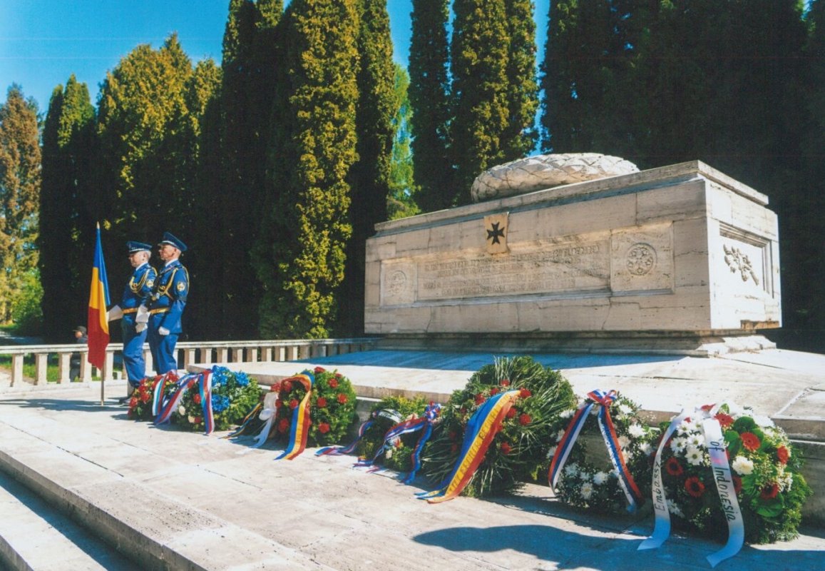 Reînhumarea osemintelor unui soldat român necunoscut în Cimitirul din Zvolen 363572
