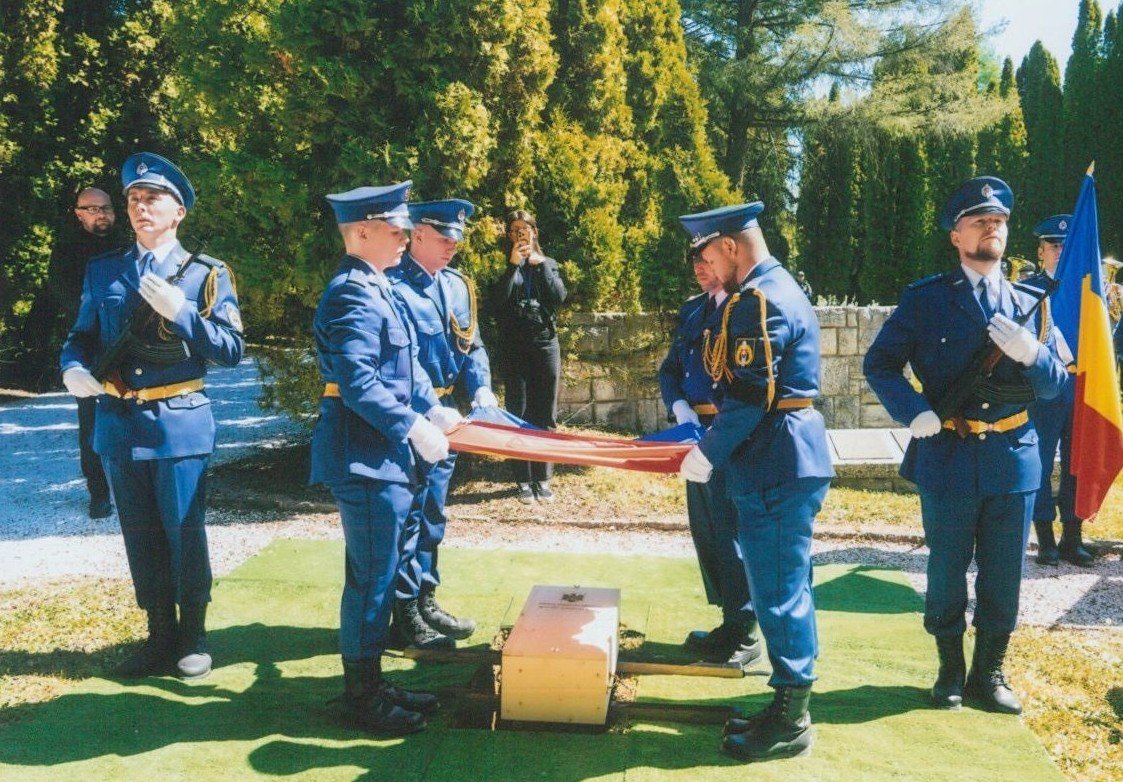 Reînhumarea osemintelor unui soldat român necunoscut în Cimitirul din Zvolen 363580