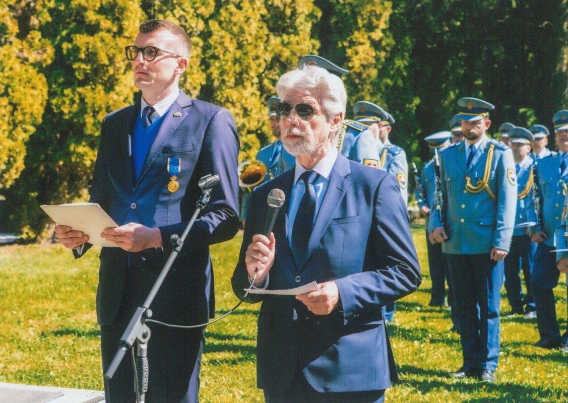 Reînhumarea osemintelor unui soldat român necunoscut în Cimitirul din Zvolen 363585
