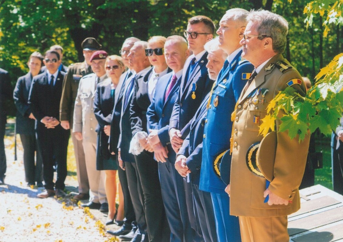 Reînhumarea osemintelor unui soldat român necunoscut în Cimitirul din Zvolen 363586