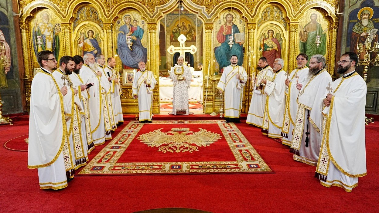 Zi de dublă sărbătoare la Catedrala Mitropolitană din Sibiu 363550