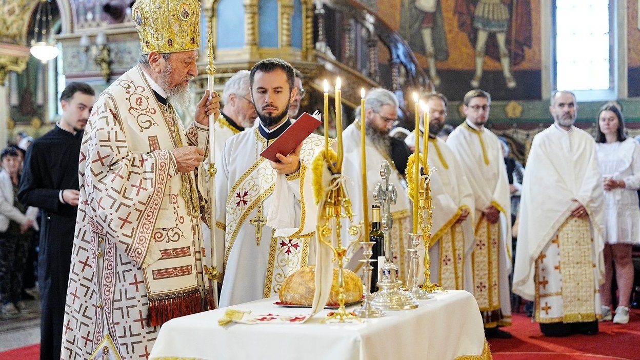 Zi de dublă sărbătoare la Catedrala Mitropolitană din Sibiu 363554