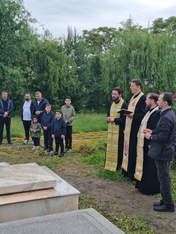 7 ani de la trecerea la cele veșnice a părintelui profesor Nicolae Achimescu 363650