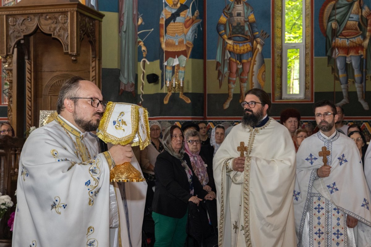 Moment de bucurie pentru o parohie din Capitală 363720
