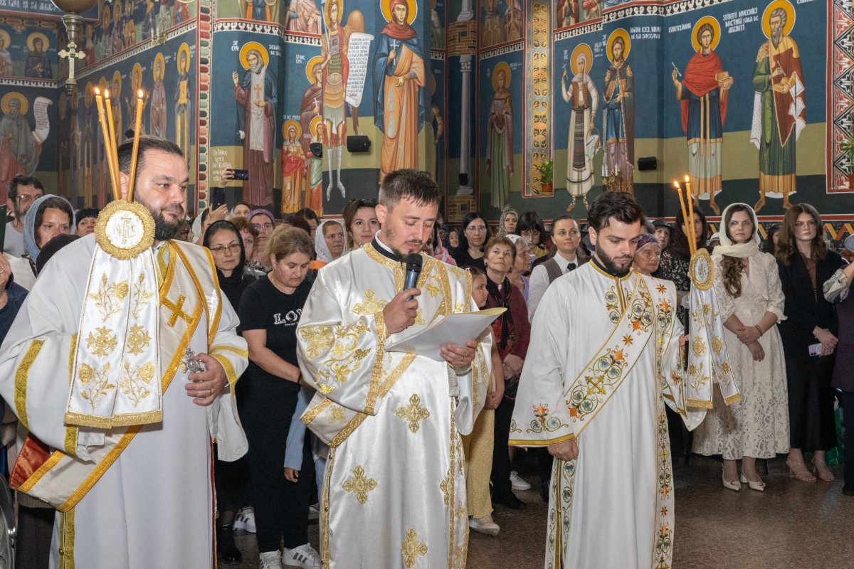 Moment de bucurie pentru o parohie din Capitală 363721