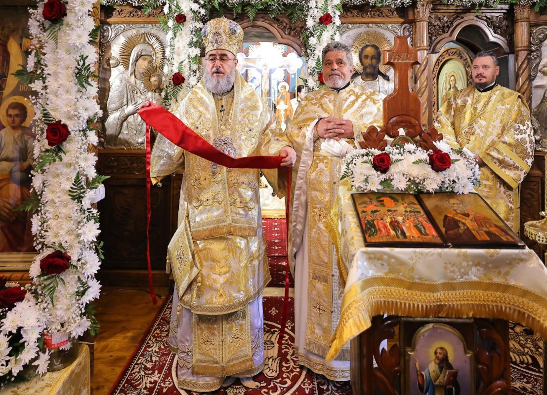 Târnosirea bisericii din localitatea Palanca, județul Vrancea 363696