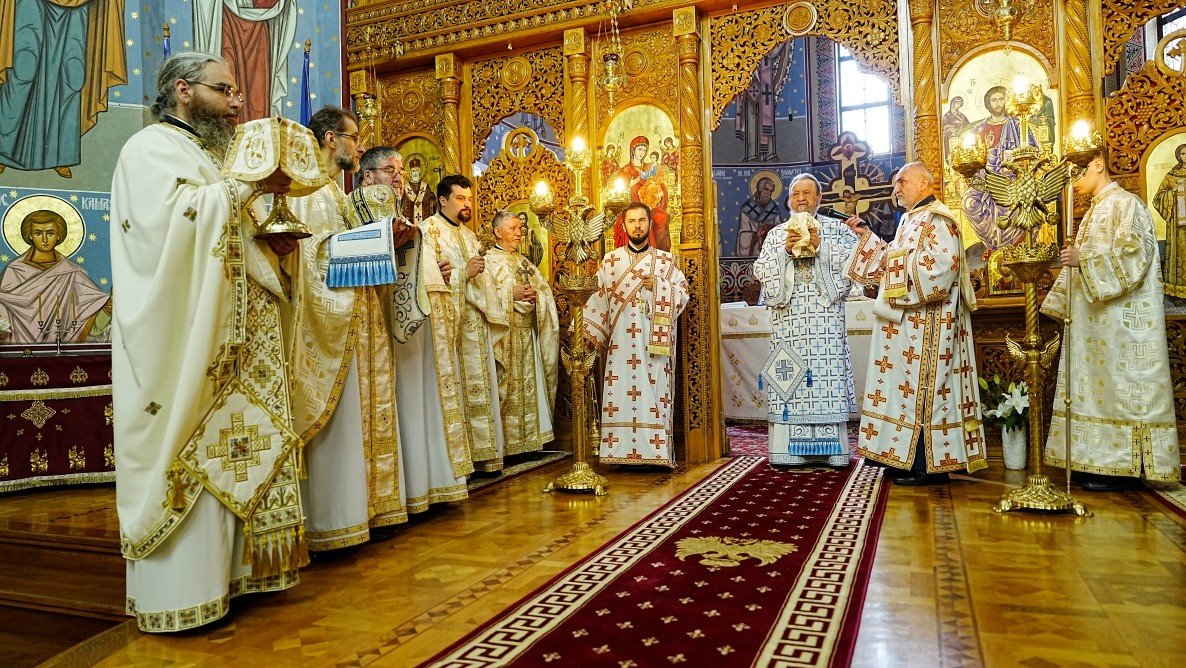 Liturghie arhierească la Sibiu 363743
