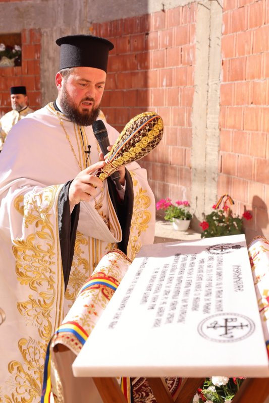 Piatră de temelie pentru o nouă biserică în parohia vrânceană Lămotești 363864