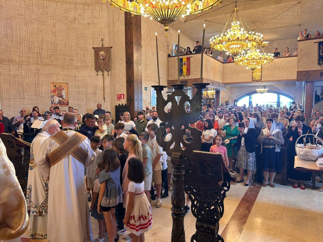 Sărbătoare în comunitatea ortodoxă română din Alcalá de Henares, Spania 363849