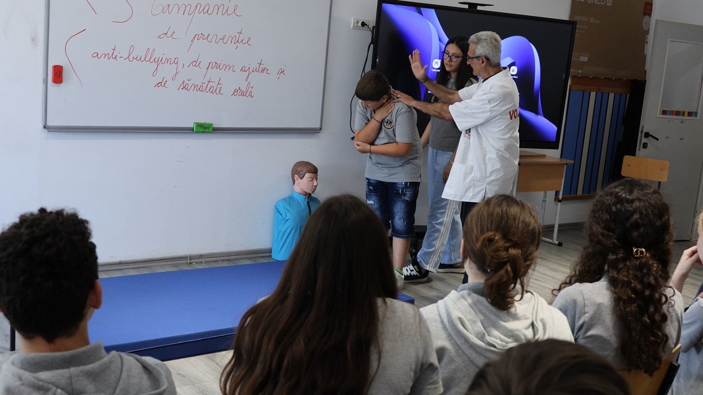 Acțiune de prevenție și educație sanitară pentru elevii unei școli ilfovene 363977