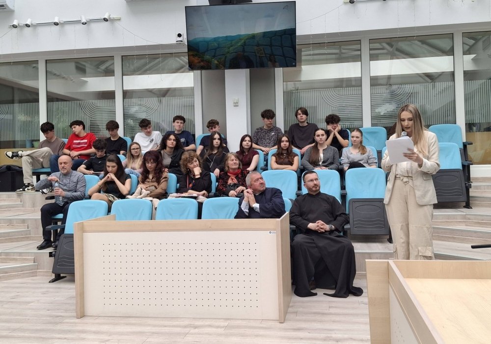 Tineri poeți creștini în competiția „Light of Life/Lumina vieții” 364016