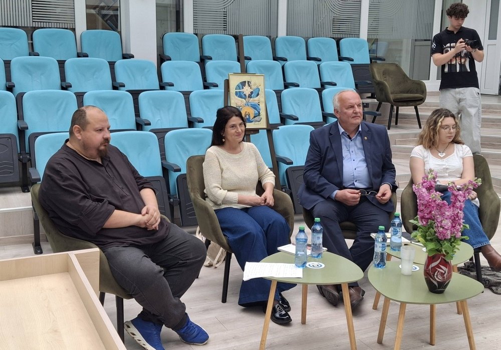 Tineri poeți creștini în competiția „Light of Life/Lumina vieții” 364017