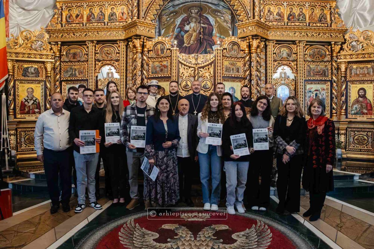 Tineri poeți creștini în competiția „Light of Life/Lumina vieții” 364018