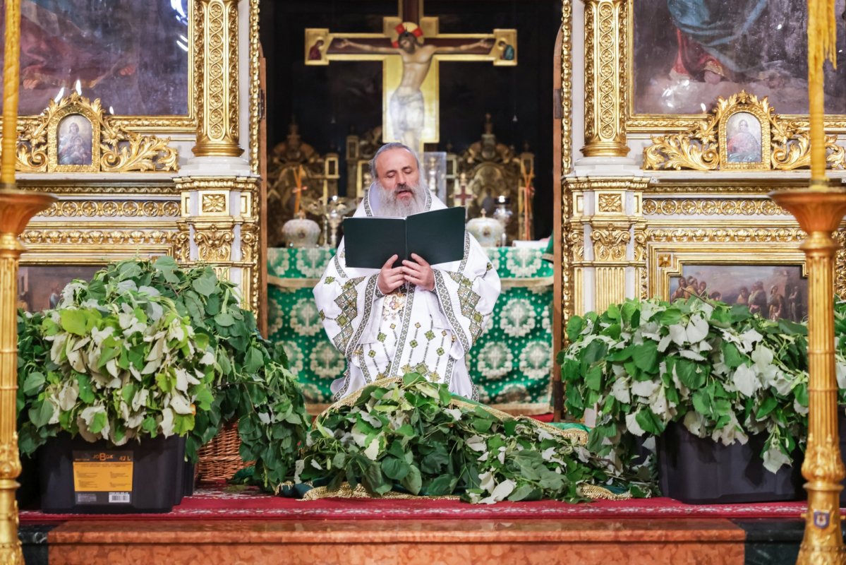 Praznicul Cincizecimii la Catedrala Mitropolitană din Iași 364278