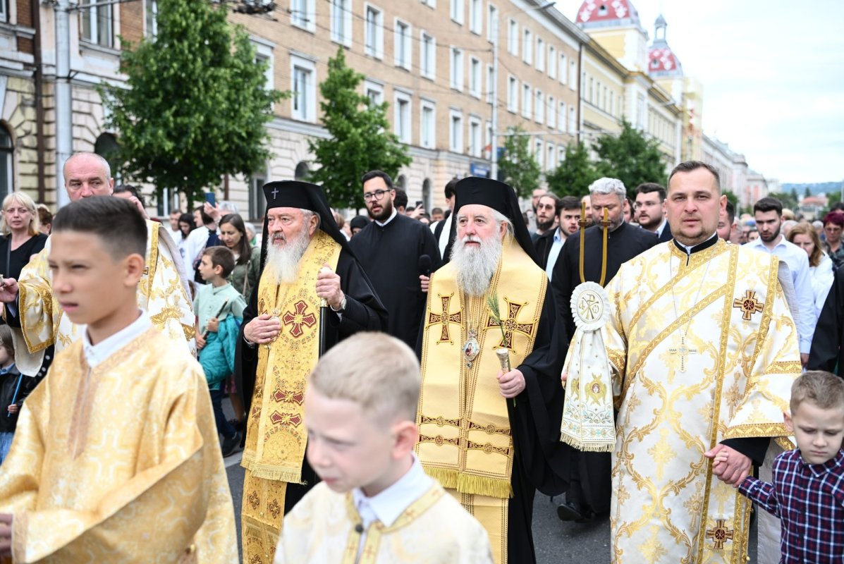 Liturghie și Vecernia plecării genunchilor la Cluj‑Napoca 364314