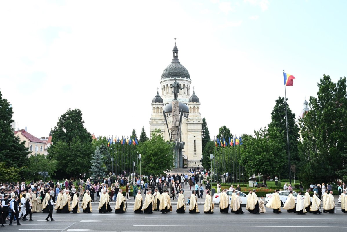 Liturghie și Vecernia plecării genunchilor la Cluj‑Napoca 364316