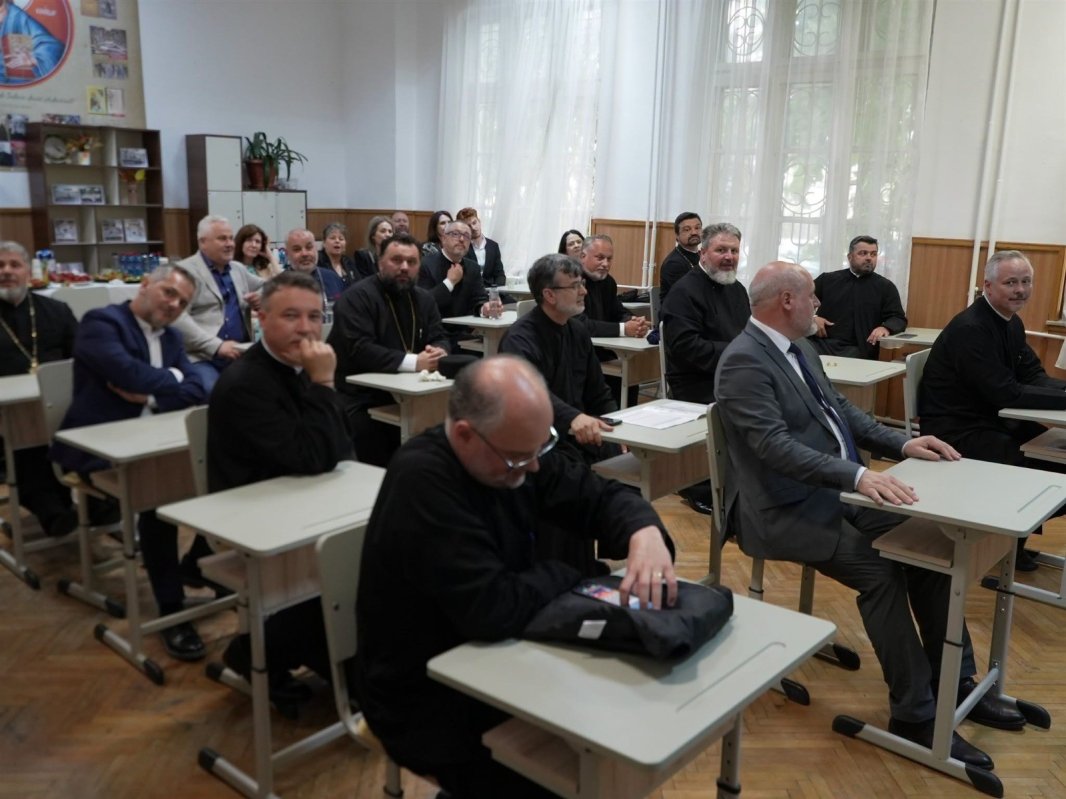 Comuniune între generații în Arhiepiscopia Dunării de Jos 364601