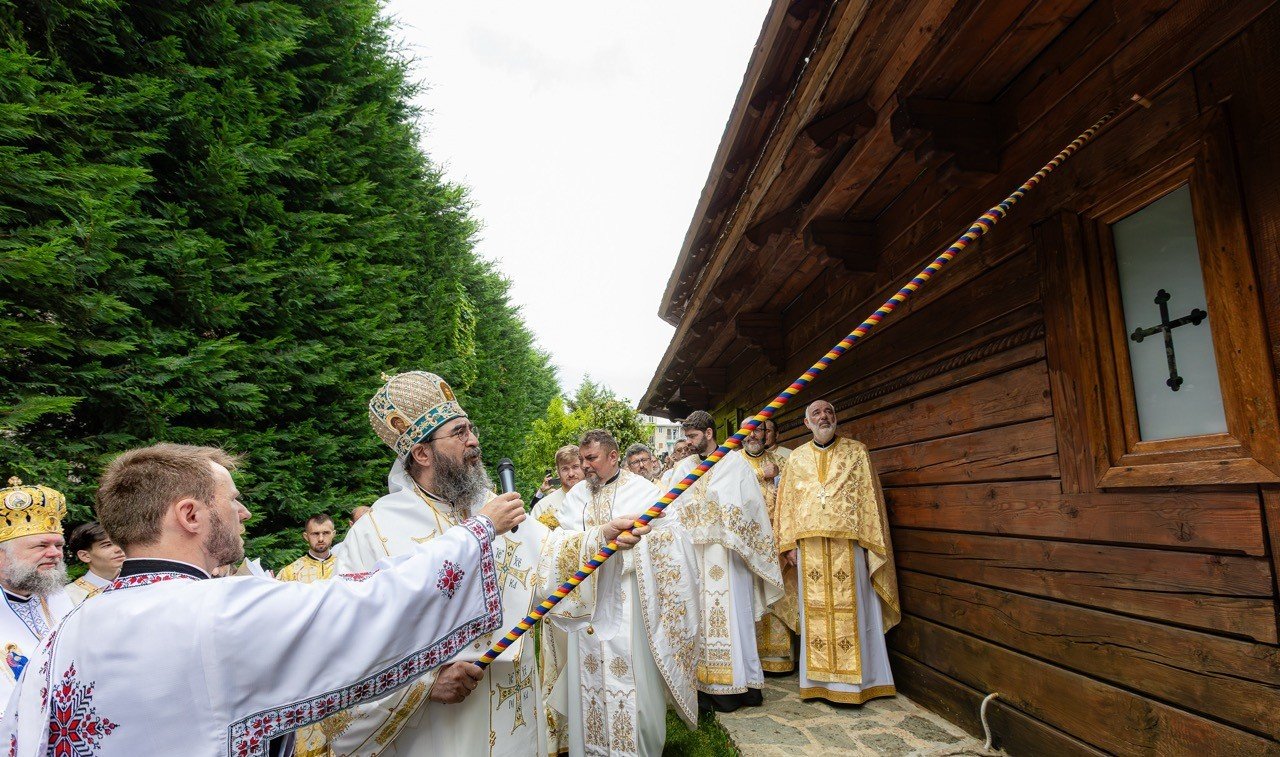 Sfințirea bisericii parohiei românești din Moncalieri, Italia 364564