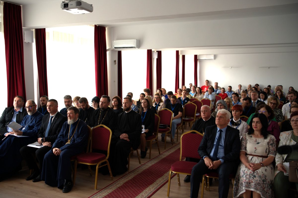 Simpozionul național „Roman Ciorogariu - spirit european” la Liceul Ortodox din Oradea 364538