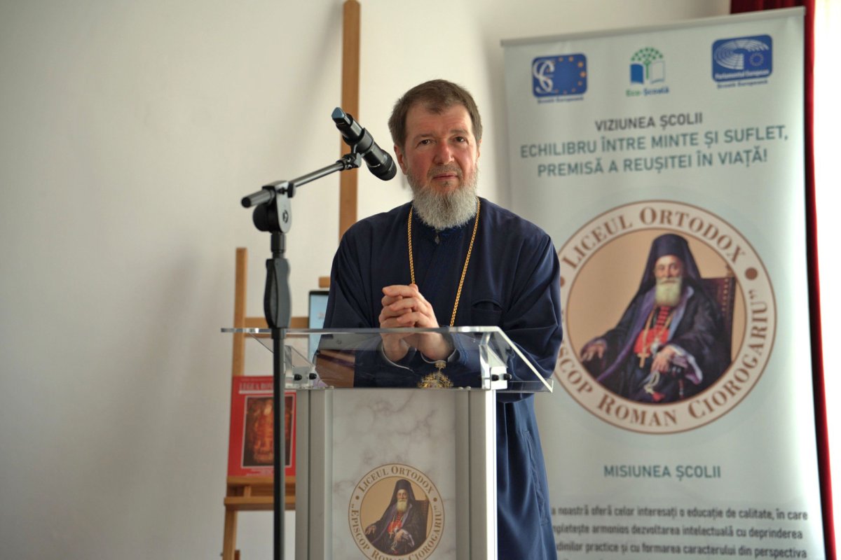 Simpozionul național „Roman Ciorogariu - spirit european” la Liceul Ortodox din Oradea 364541