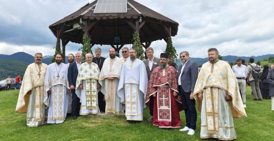 A fost reînființat Schitul Lapoș din județul Bacău 364654