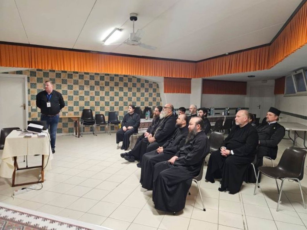 Parohiile din diasporă în faţa adicţiilor: prevenţie, credinţă şi vindecare 364613