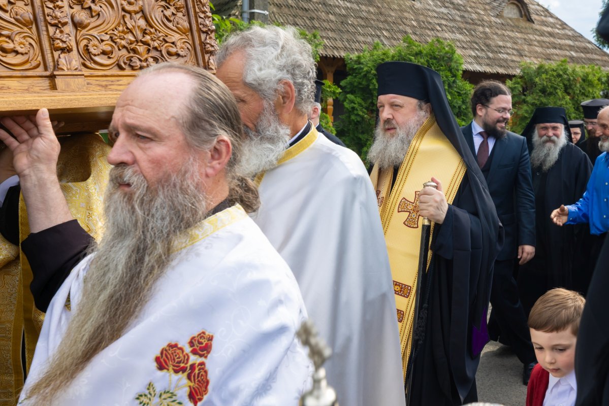 Slujba Privegherii  în cinstea a două noi sfinte cuvioase 364758