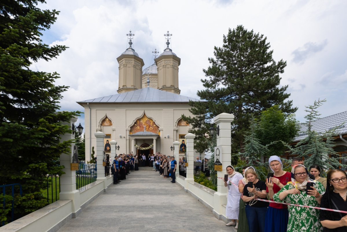 Slujba Privegherii  în cinstea a două noi sfinte cuvioase 364761